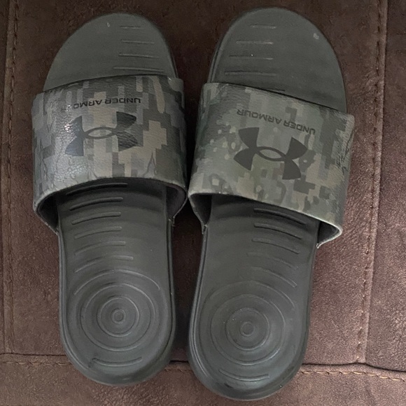 Men’s Under Armour Camo Slides Size 9 - Picture 1 of 6